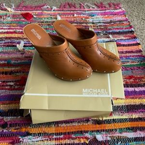 Micheal Kors leather clog 9.5